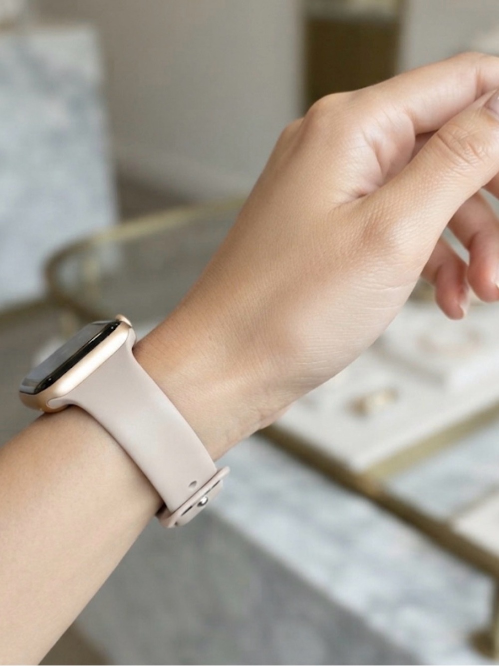 Slim Silicone Band for Apple Watch (40mm) – Sand/Nude